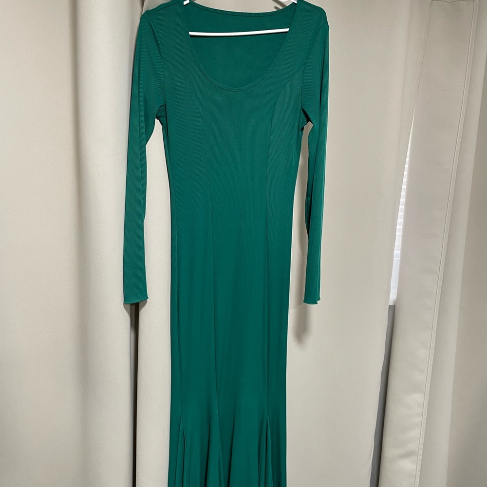 Elegant Green Long Sleeve Dress